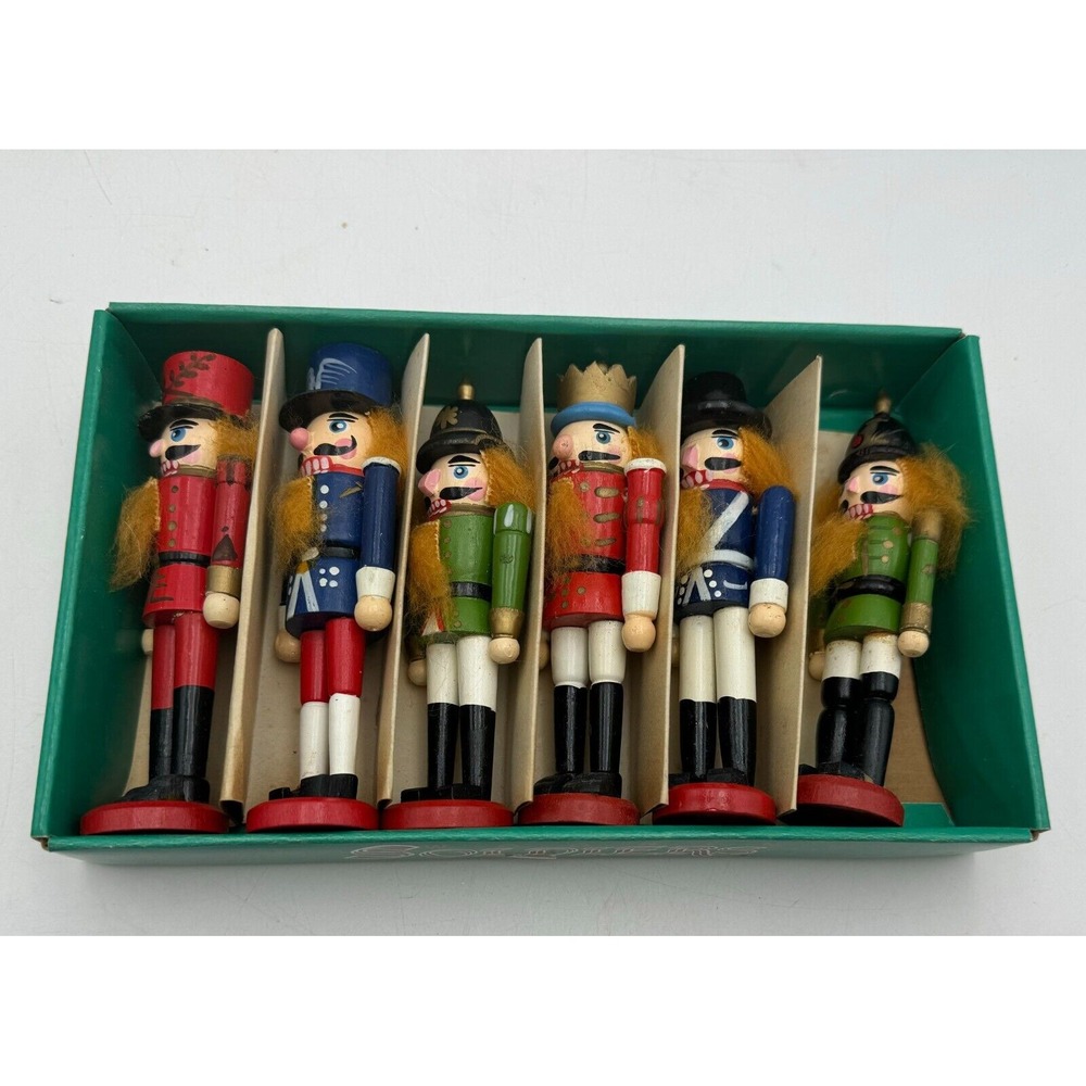 Christmas Nutcracker Red Wooden Soldier Figurines 1989 VINTAGE 4.75" HONG KONG